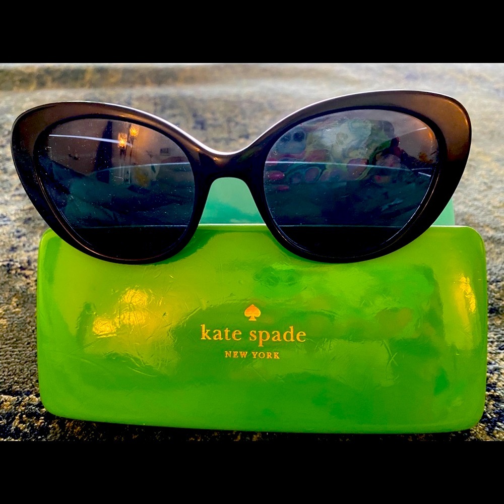 Kate Spade cat eye sunglasses w 1.5 readers
